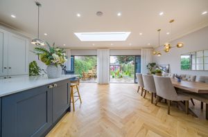 Kitchen diner angle 2- click for photo gallery